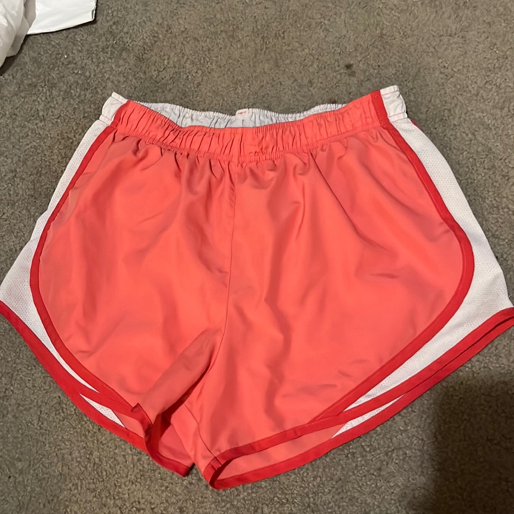Medium women’s Nike shorts size M color pink
